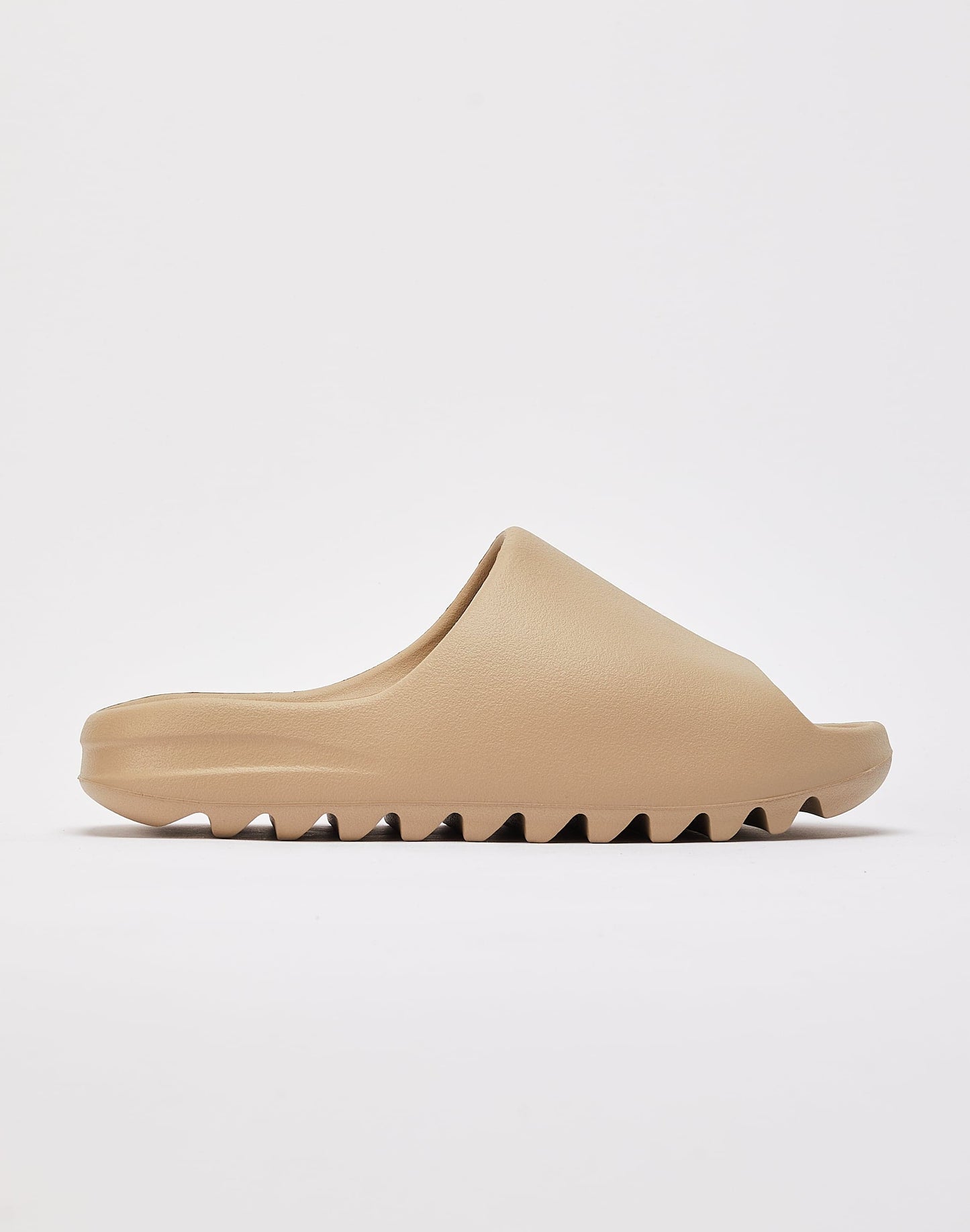 GW1934 YEEZY SLIDE $250