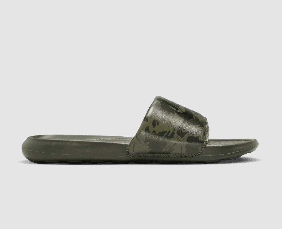 CN9678-200 NIKE VICTORI ONE SLIDE PRINT