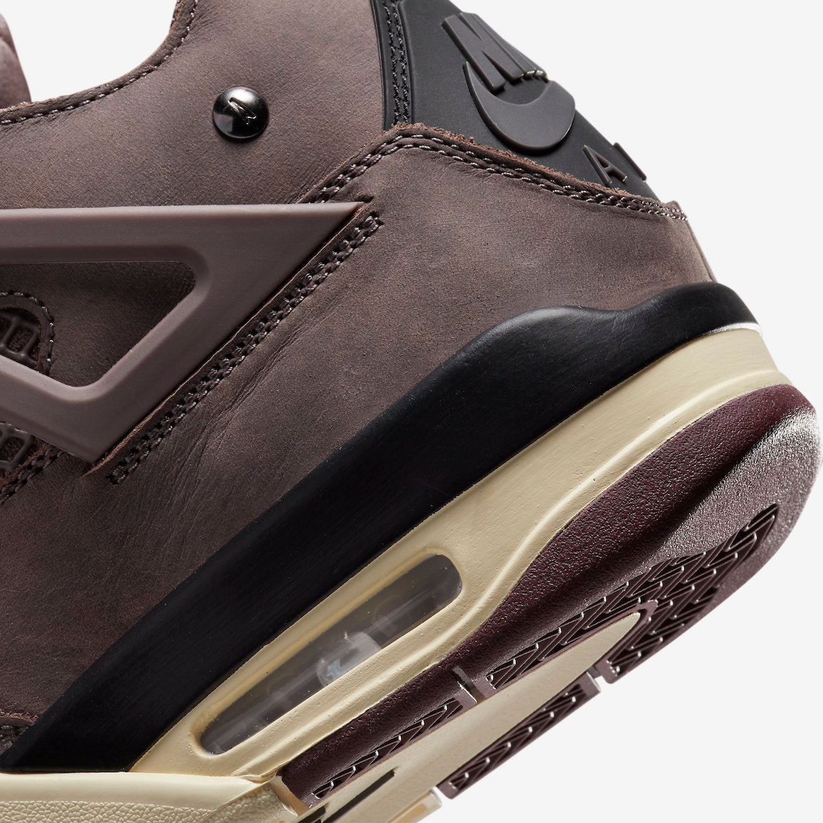 DV6773 AJ4 $550