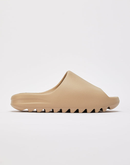 GW1934 YEEZY SLIDE $250