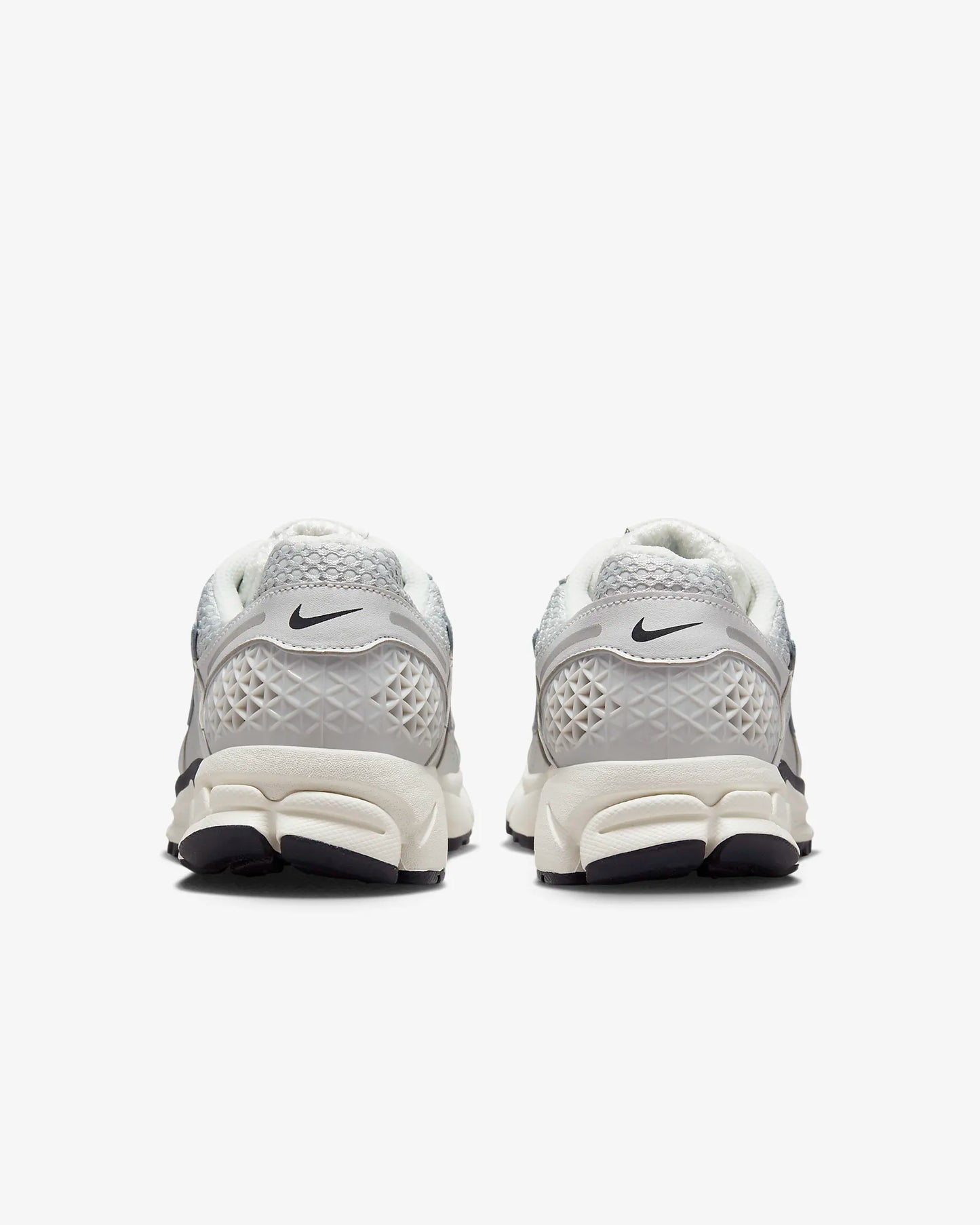 NIKE ZOOM VOMERO 5 FD0884-025 $169.99