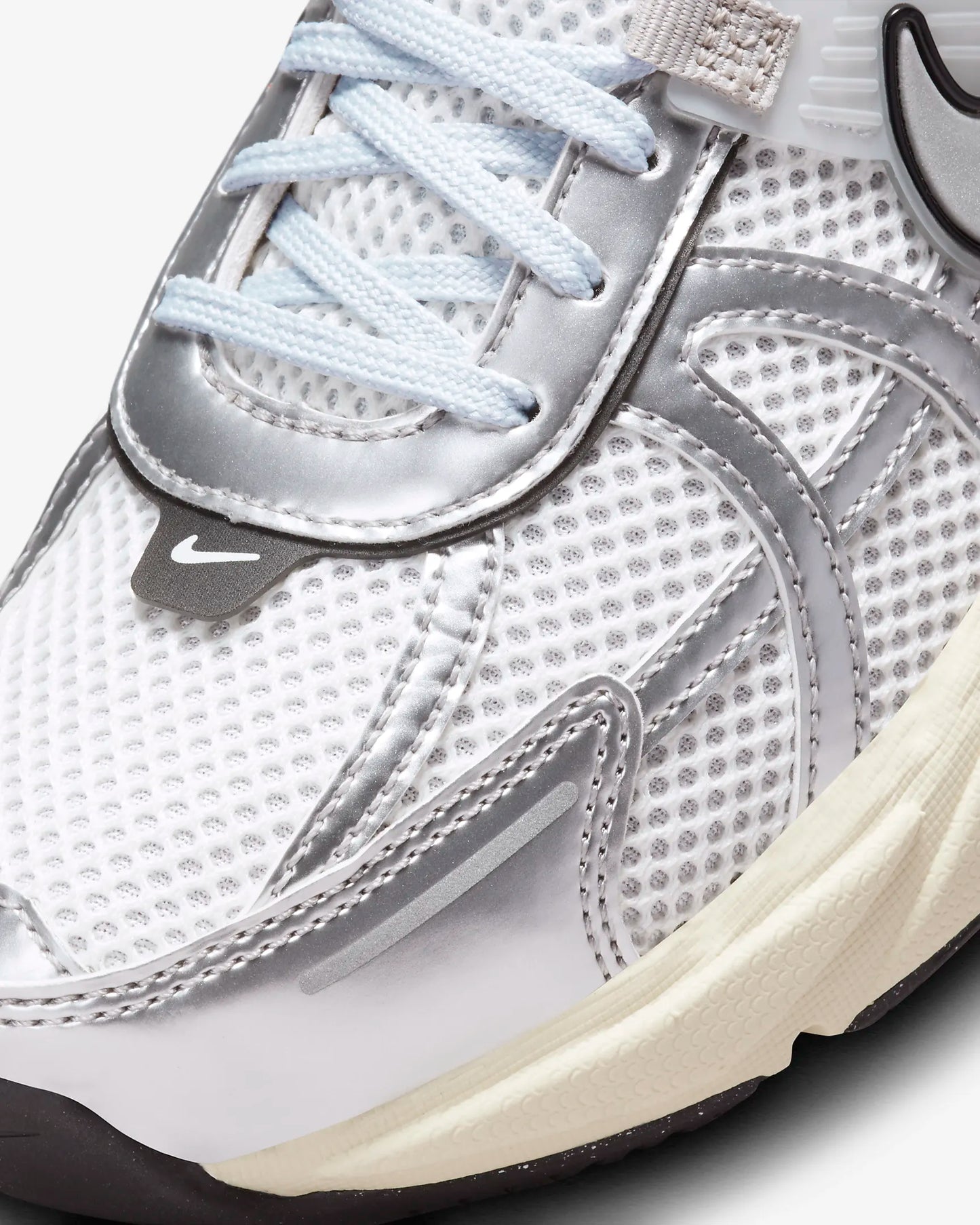 NIKE V2K RUN FD0736-100 $129.99
