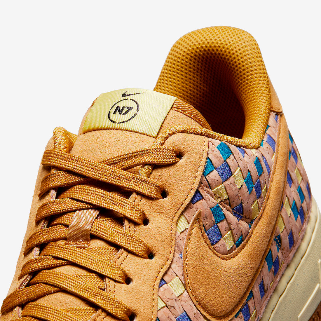 DM4956-700 $114.99