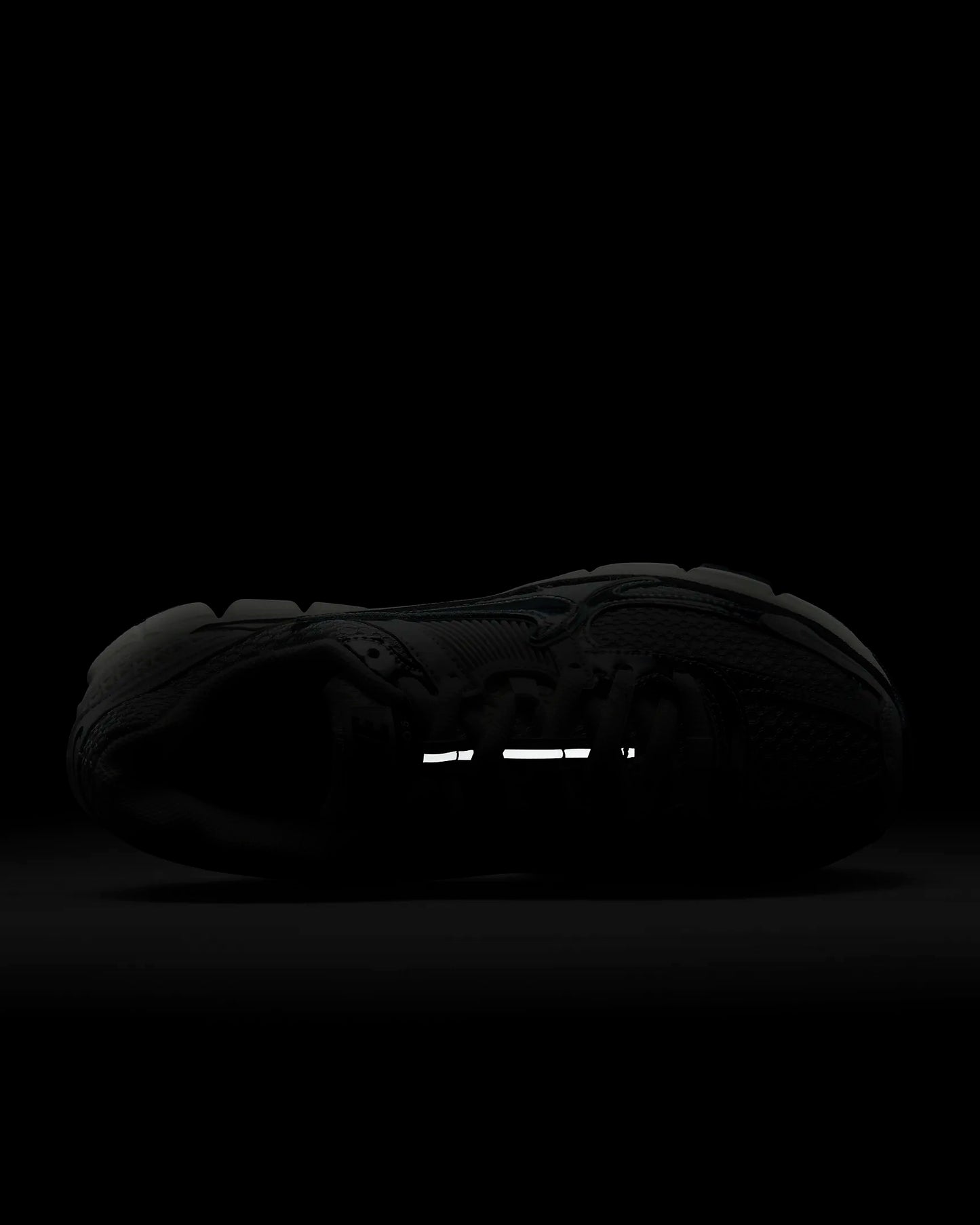 NIKE ZOOM VOMERO 5 FD0884-025 $169.99
